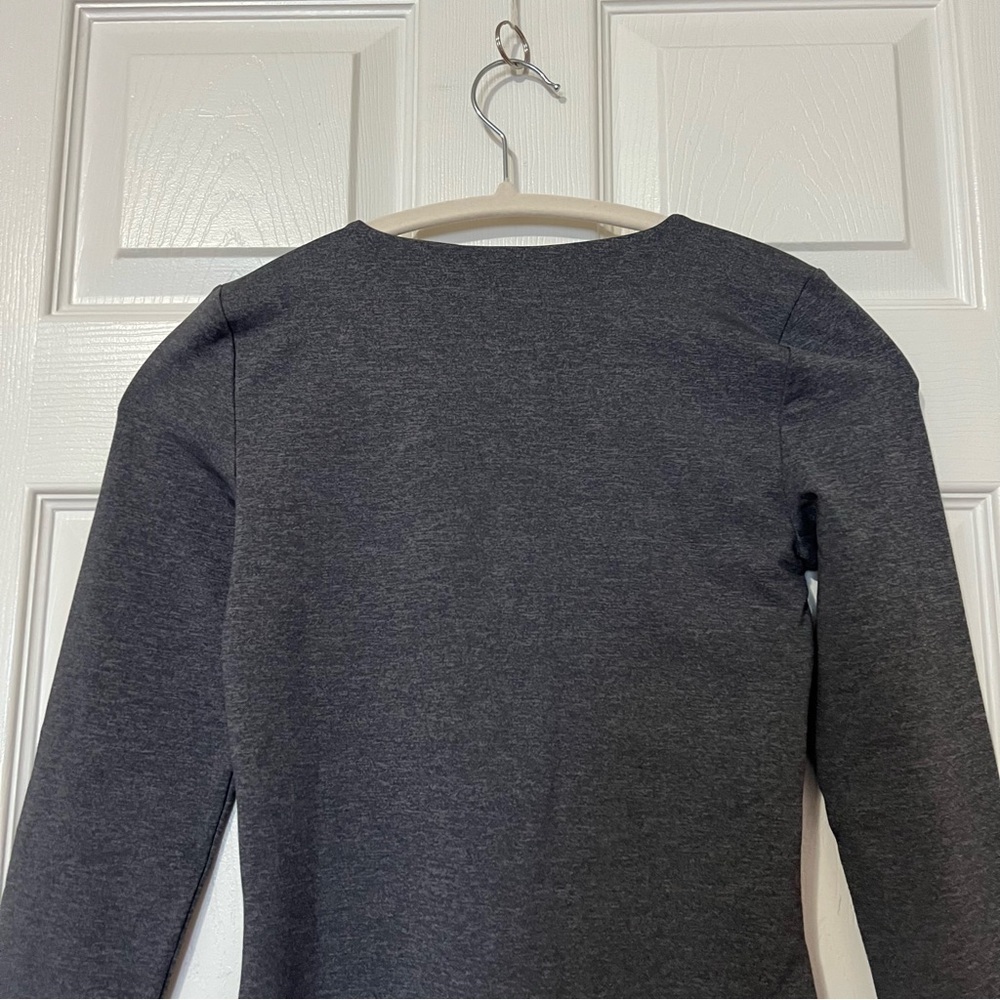 [NWT] Aritzia Contour Crew Hip Long-Sleeve Heather Charcoal Gray - Sz S - Picture 6 of 16